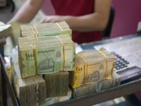 عاجل: أسعار الصرف تنفجر مساء الجمعة.. دولار يمني يقترب من 1630 والريال السعودي يصدم المتعاملين!