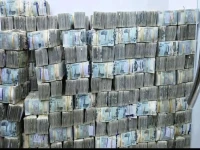 صادم: أسعار الدولار والريال السعودي في اليمن تكشف فجوة تاريخية بـ 1023 ريالاً بين عدن وصنعاء!